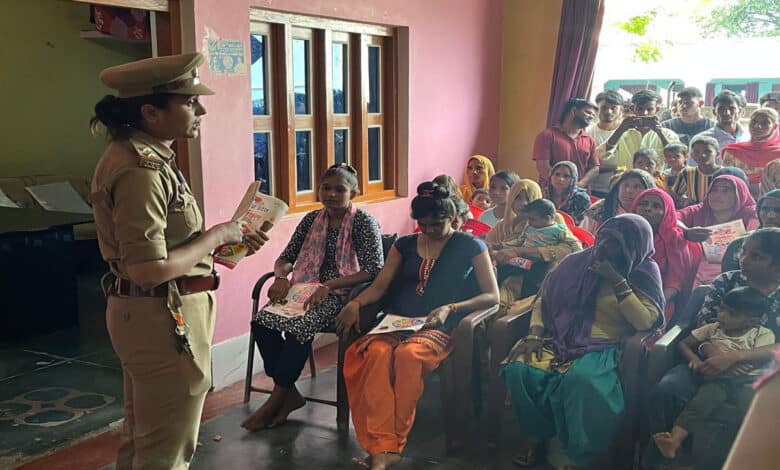 Under Mission Shakti 5.0, women were given information about safety and schemes in Sambhal.
