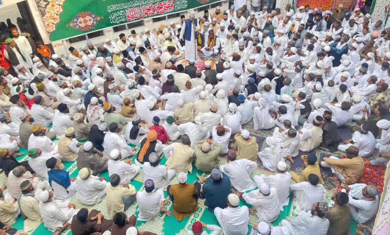 The 64th Urs of Hazrat Mufti Ajmal Shah Qadri was celebrated with great pomp in Sambhal.