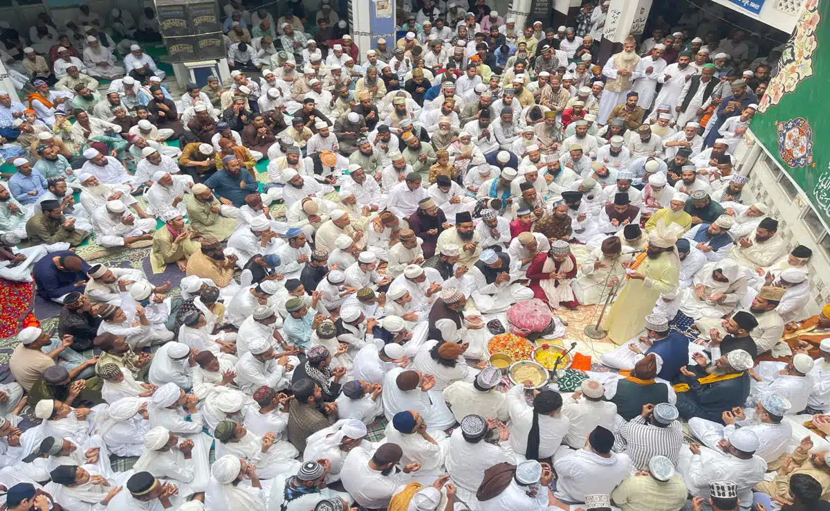 The 64th Urs of Hazrat Mufti Ajmal Shah Qadri was celebrated with great pomp in Sambhal.