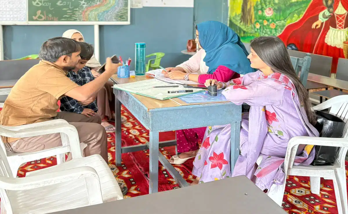 Sambhal: Grand parent-teacher meeting at Mission International Academy, emphasis on academic and social progress