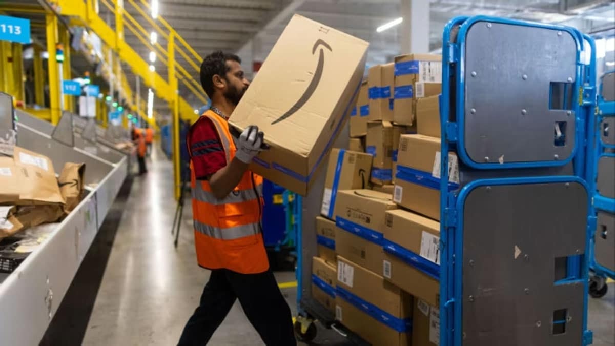Amazon reportedly plans to lay off up to 30,000 corporate staff starting tomorrow