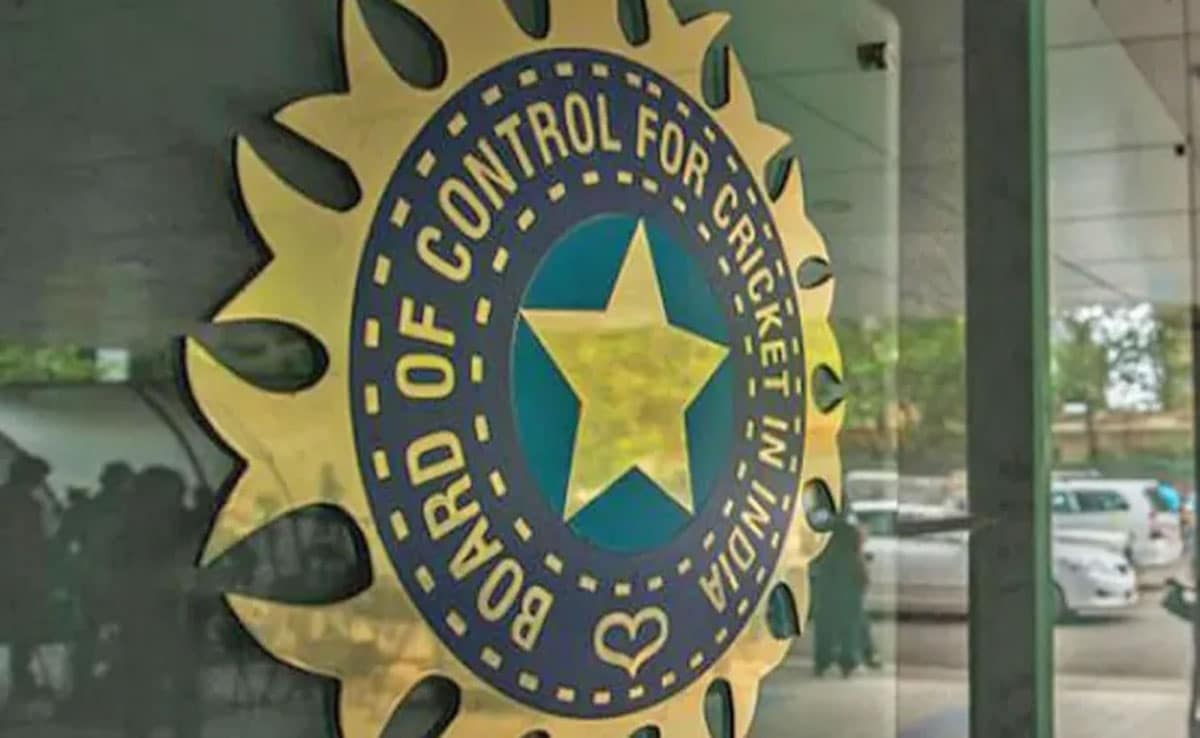 Asia Cup Trophy Controversy: Mohsin Naqvi refuses to change his stance despite BCCI warning