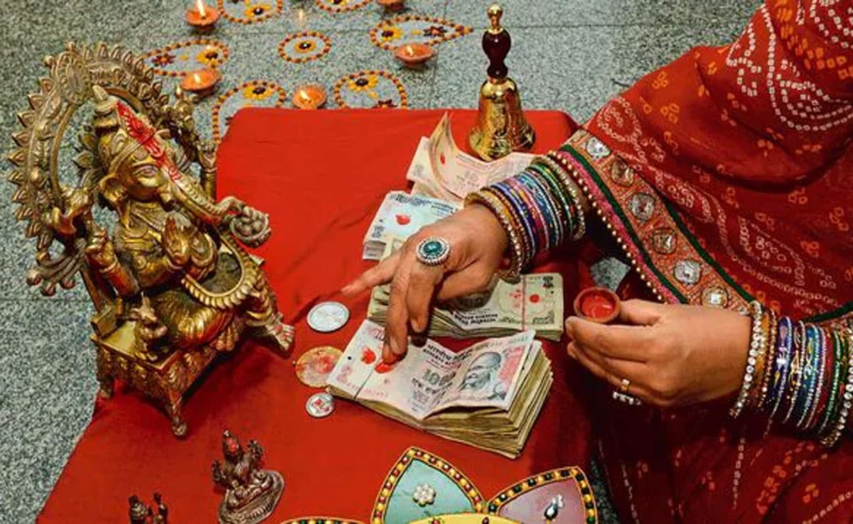 Dhanteras 2025: Don't donate these 4 things, or you might suffer losses.