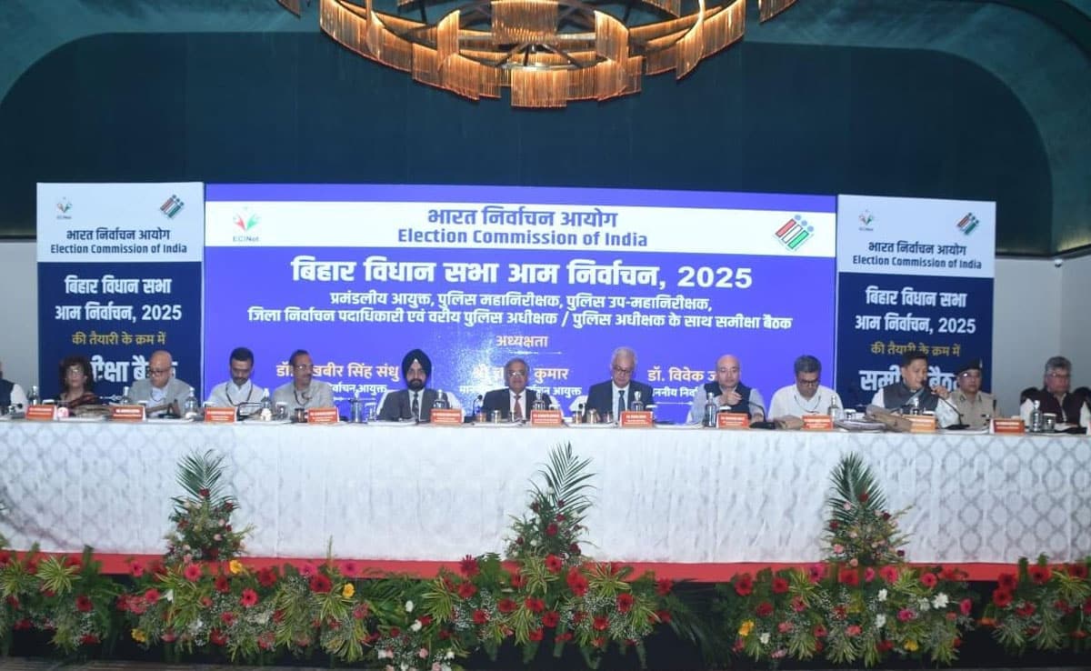 Colour photographs of candidates and large serial numbers will be displayed on EVMs during Bihar elections: Chief Election Commissioner