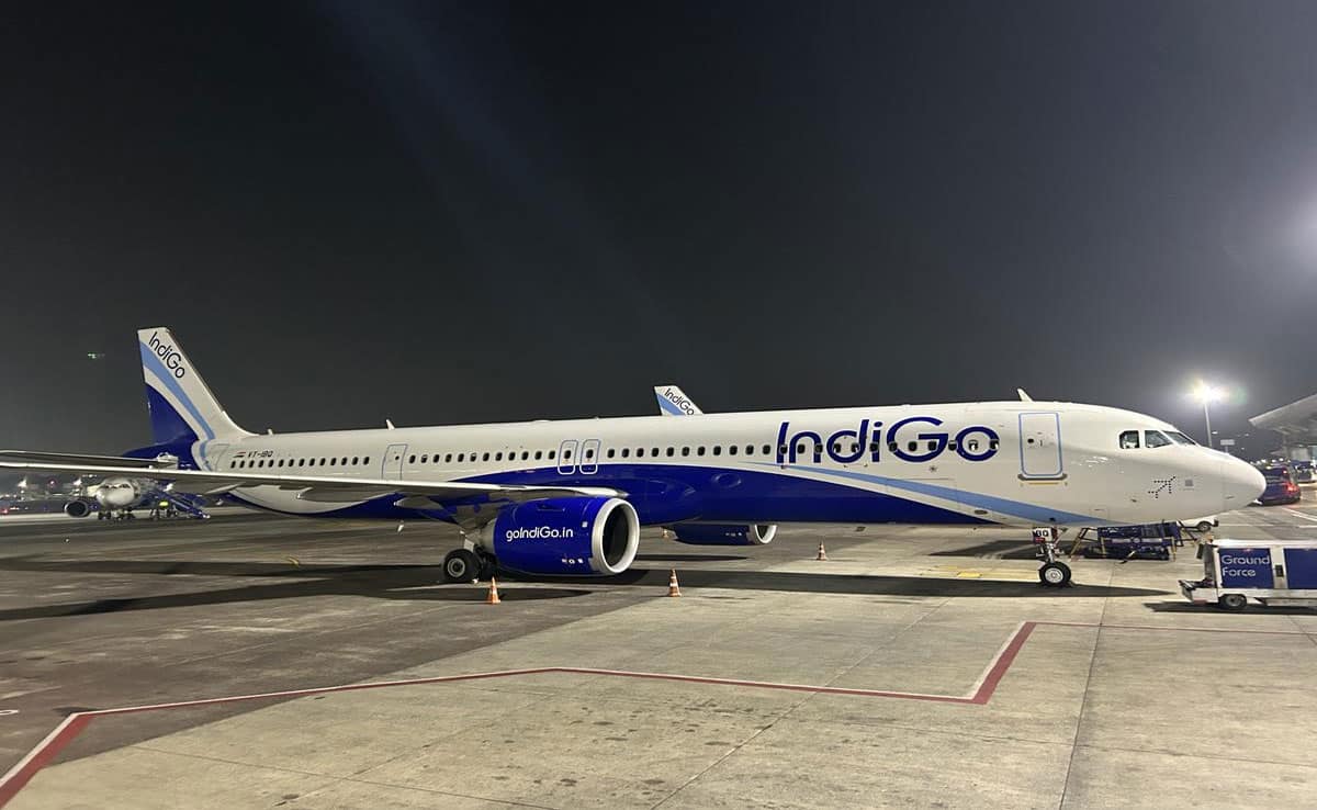 IndiGo Kolkata-Srinagar flight makes emergency landing at Varanasi airport