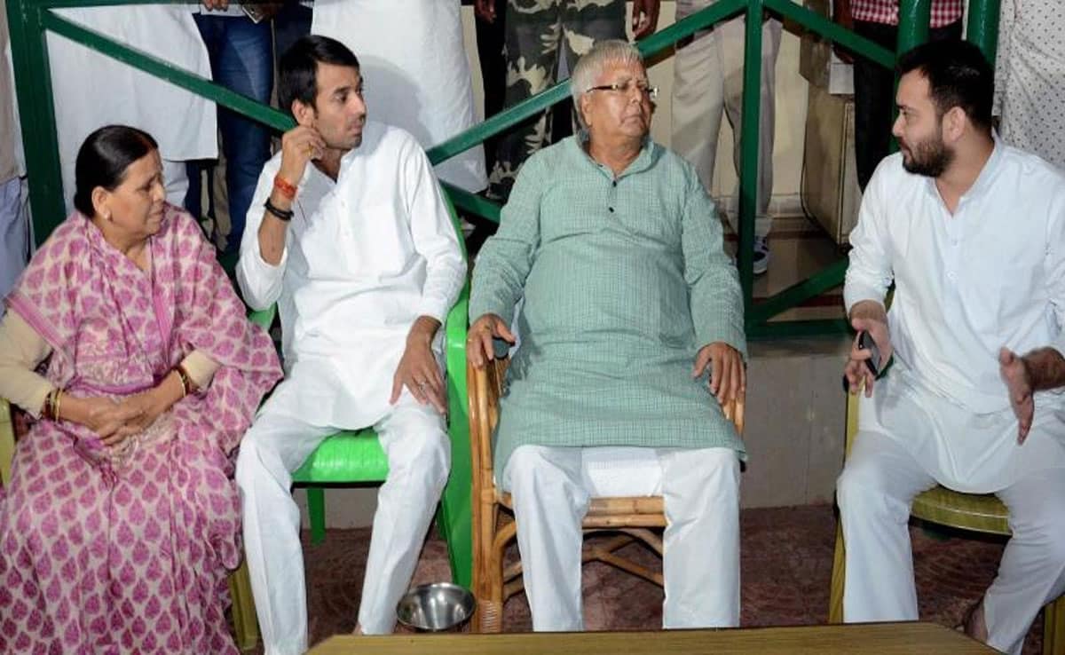 IRCTC Scam: Ahead of Bihar elections, Delhi court charges Lalu, Rabri and Tejashwi with several offences
