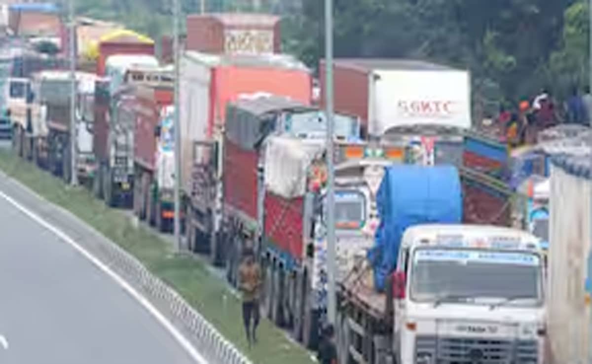 Massive Jam On Delhi-Kolkata Highway, Vehicles Stuck For 4 Days