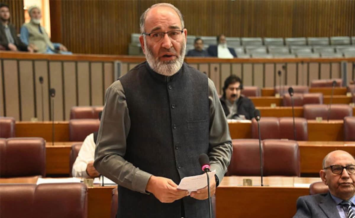 Former Pakistani Senator Mushtaq Ahmed Khan arrested by Israeli forces