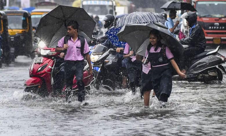 Tamil Nadu: Heavy rains lash Chennai, IMD issues 'red' alert; CM Stalin reviews situation