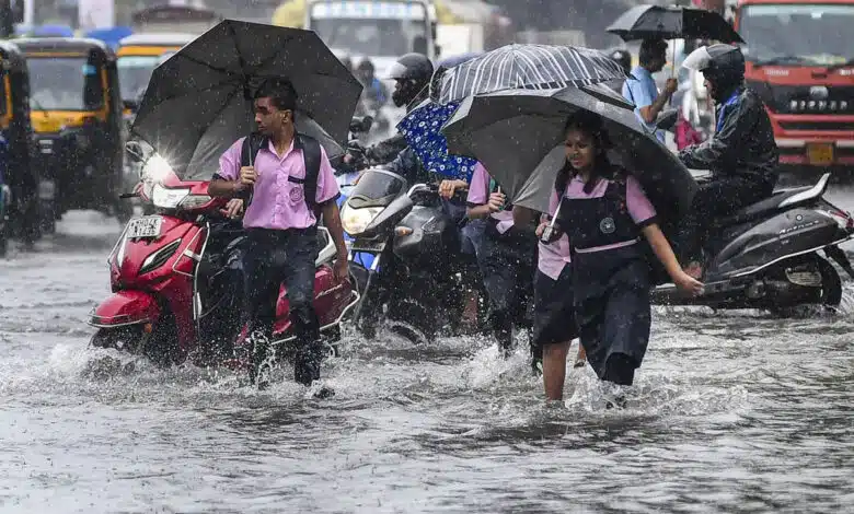 Tamil Nadu: Heavy rains lash Chennai, IMD issues 'red' alert; CM Stalin reviews situation