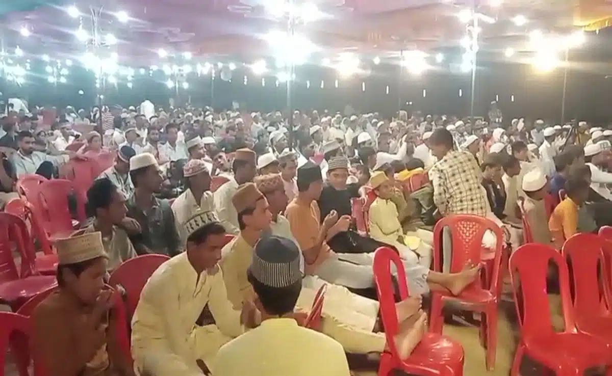 Sambhal: Poets and clerics spread light in the gathering: a colourful evening of religious gathering in Nasirpur