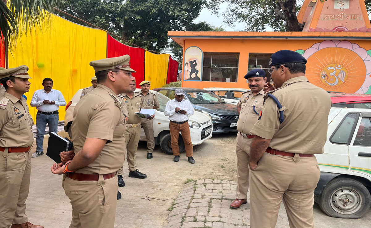 Sambhal SP inspects Chandausi police station