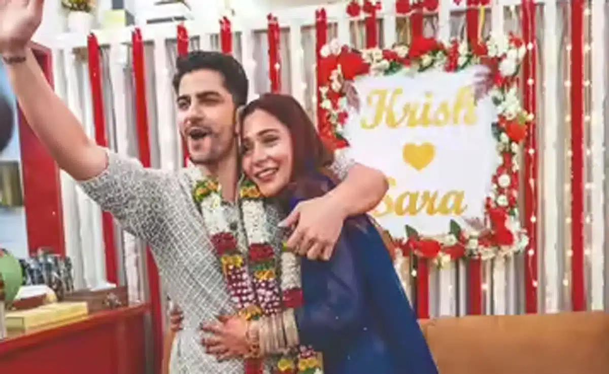 Sara Khan got married! She had a court marriage with Krish Pathak on October 6th.