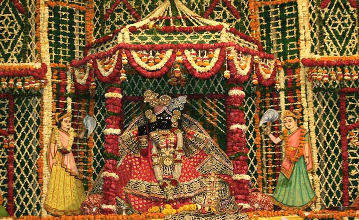 Banke Bihari Temple treasure opened on Dhanteras after 54 years in Mathura