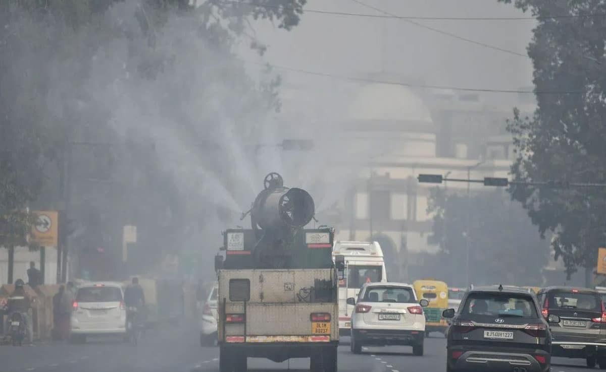 Delhi's air is toxic after Diwali: Air quality drops drastically, these are the 10 most polluted areas