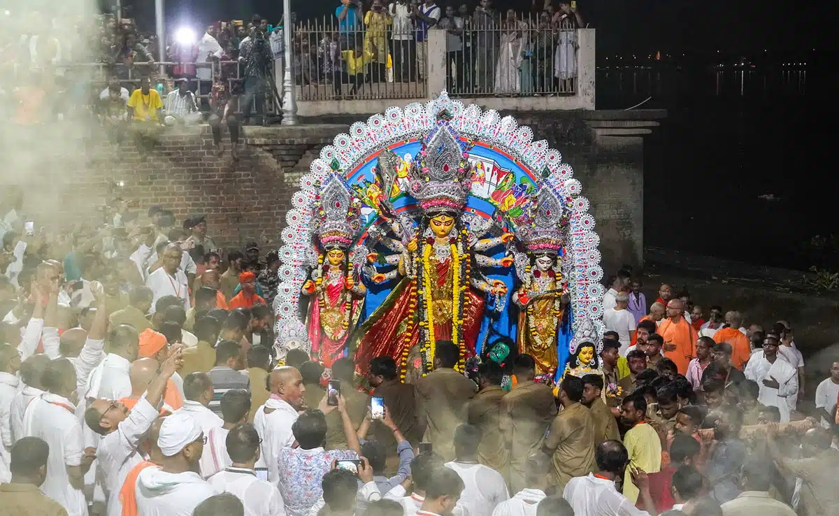 Durga Visarjan 2025: Auspicious time for Goddess immersion in major cities