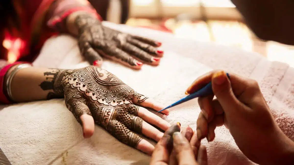 Karwa Chauth 2025: 6 Unique Tips for Darker and Longer-Lasting Mehendi