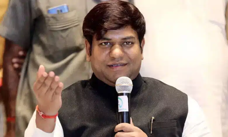 Bihar Elections: Mukesh Sahni offered deputy CM post, VIP allotted 15 seats in grand alliance