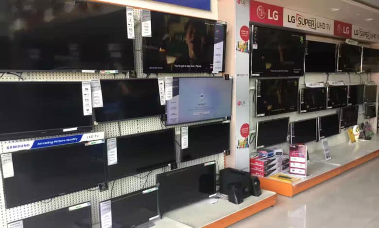 Diwali Deals: LED Smart TVs now under Rs 6,000 after price cuts from Samsung and Xiaomi