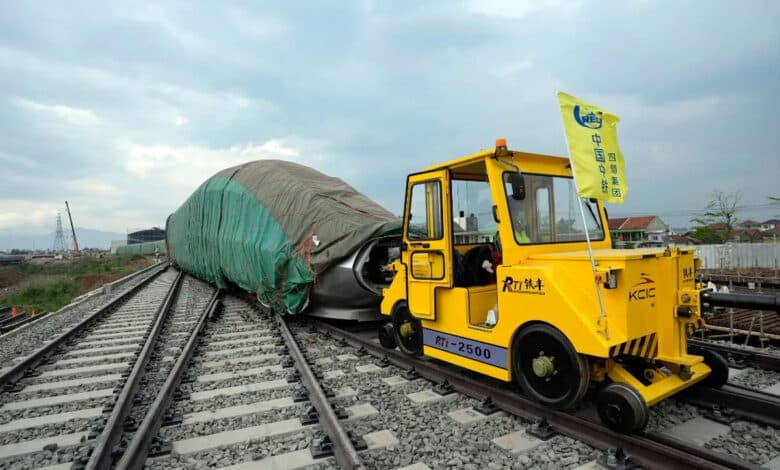 China: 11 killed after being hit by a train in Yunnan; investigation launched