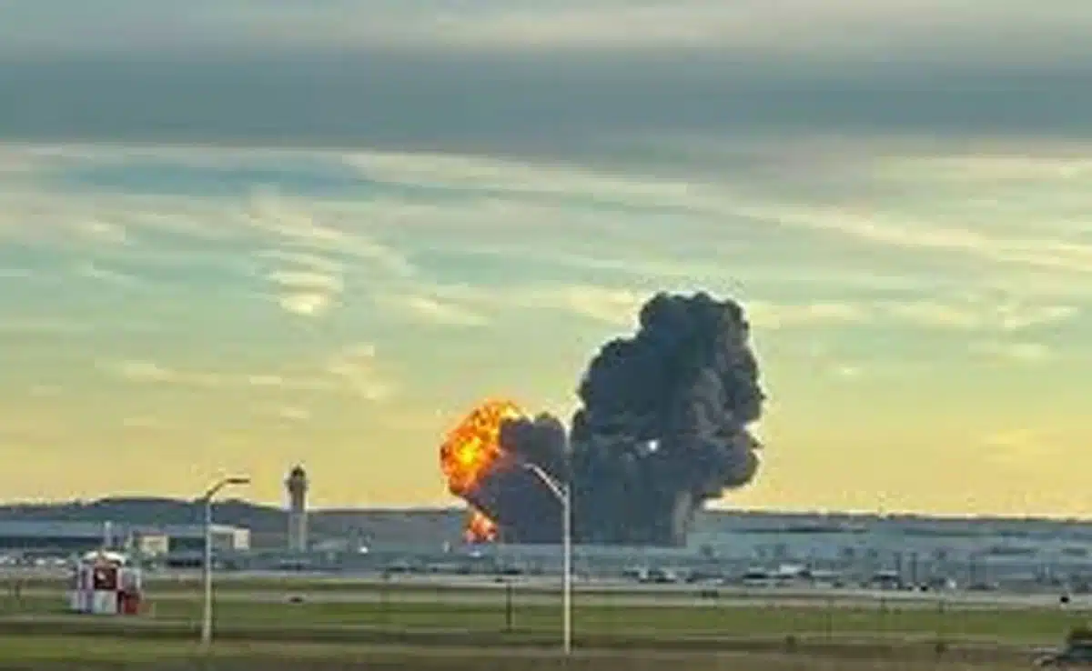 US: Cargo plane crashes shortly after takeoff in Kentucky, killing seven, injuring 11