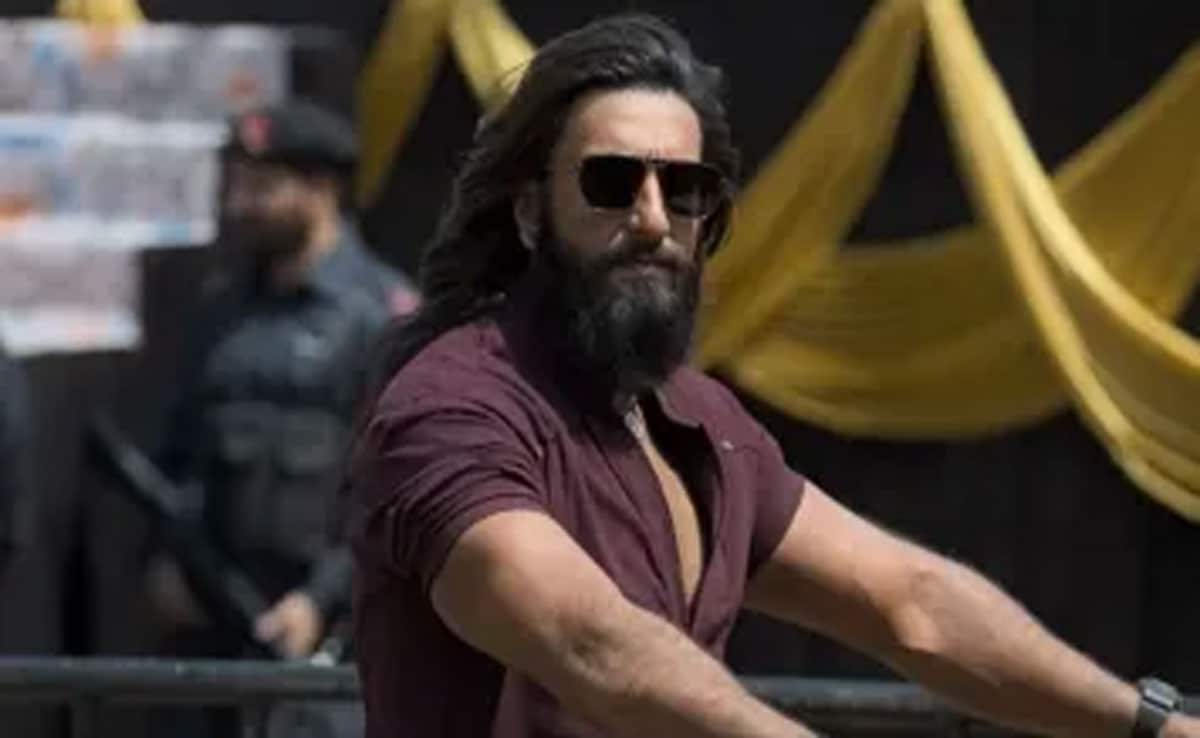 Dhurandhar Trailer Launch: Arjun Rampal heaps praise on Ranveer Singh