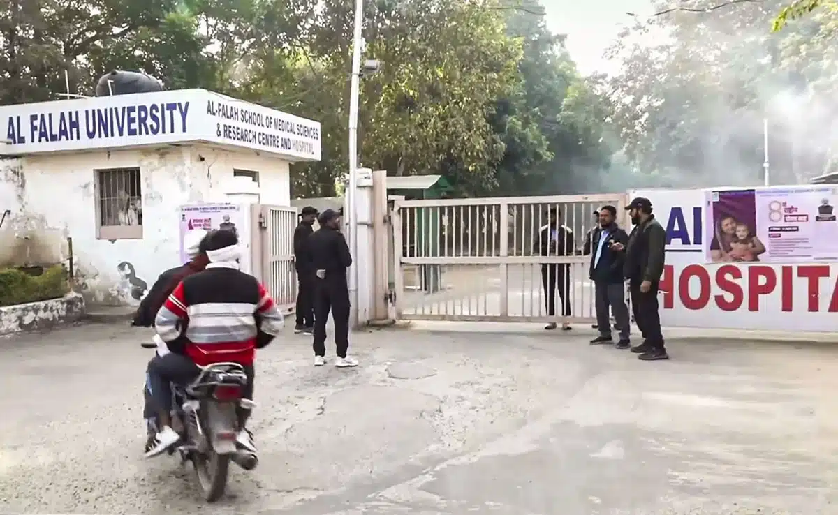 Delhi courts and schools evacuated after bomb threats