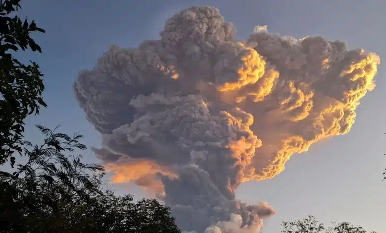 Hayli Gubbi volcano erupts in Ethiopian