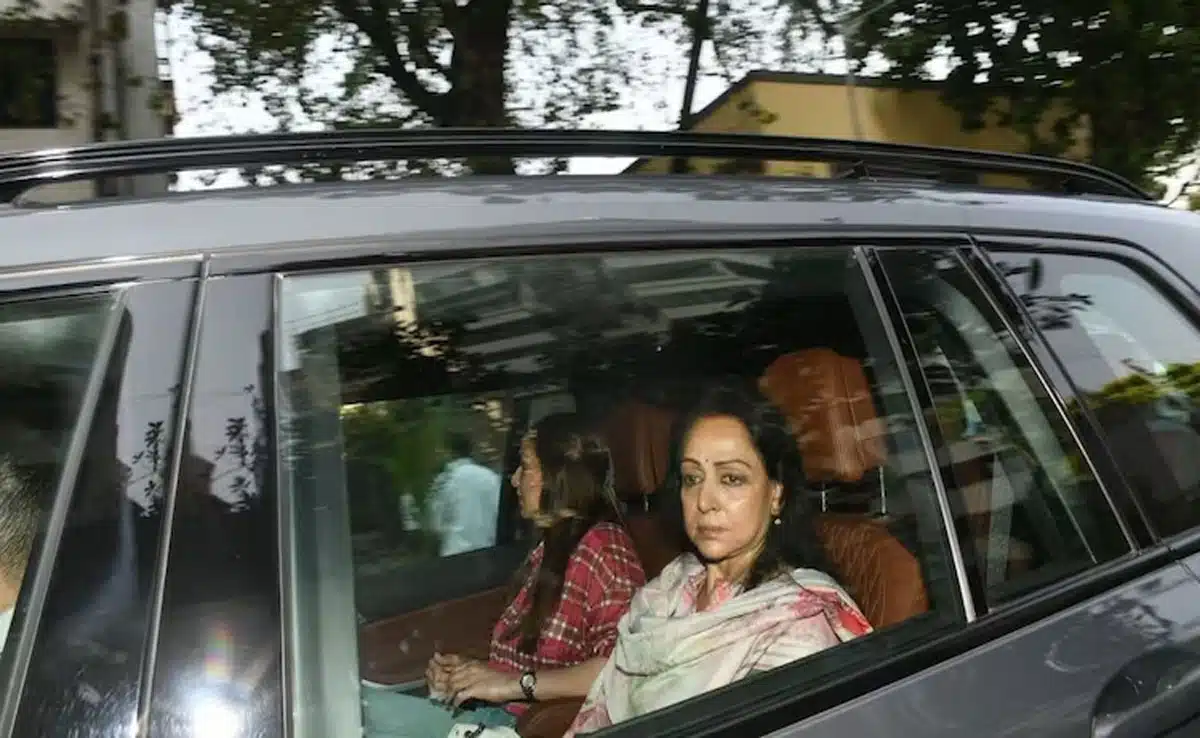 Many stars including Shahrukh Khan and Salman Khan reached the hospital to know about Dharmendra's condition.