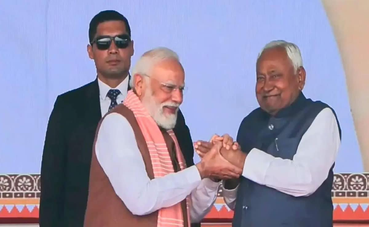 Nitish Kumar took oath as the Chief Minister of Bihar for a record 10th time in Patna.