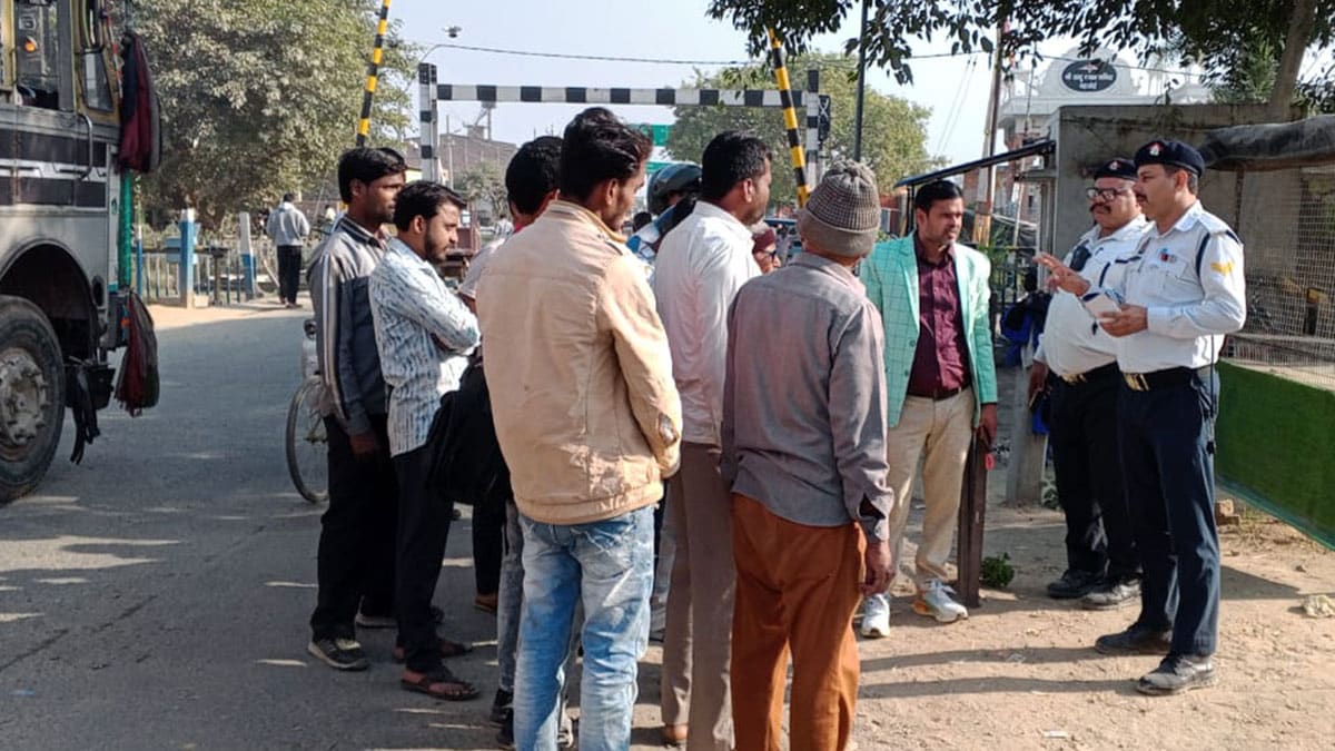 Traffic Month in Sambhal – November 2025: Safe Travel, Safe Life