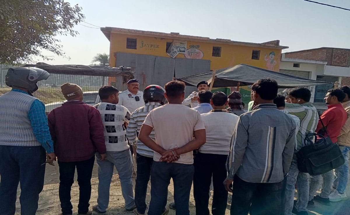 Traffic Month in Sambhal – November 2025: Safe Travel, Safe Life