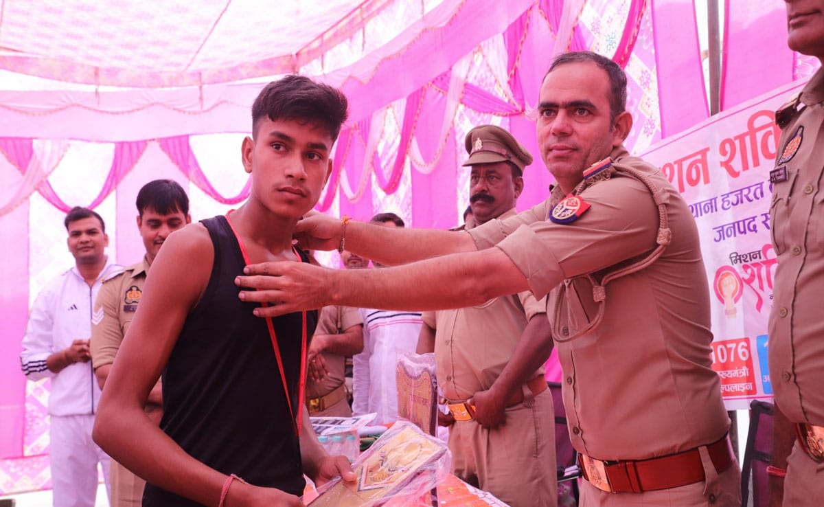 Sambhal: 1600 meter race competition organized at Police Station Hazrat Nagar Garhi