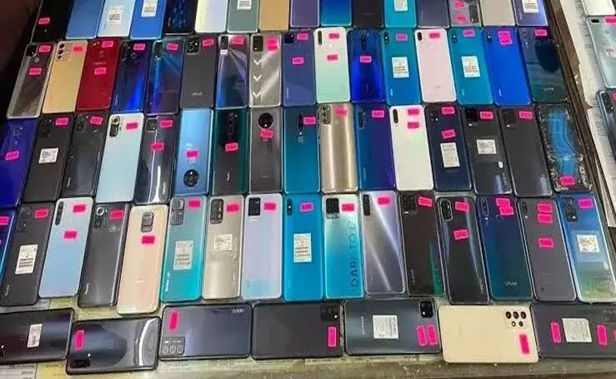 Sambhal police recovered 113 mobile phonesbhal