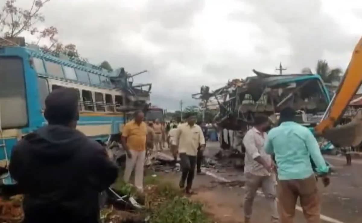 Six killed, over 30 injured after two private buses collide head-on in Tamil Nadu's Tenkasi