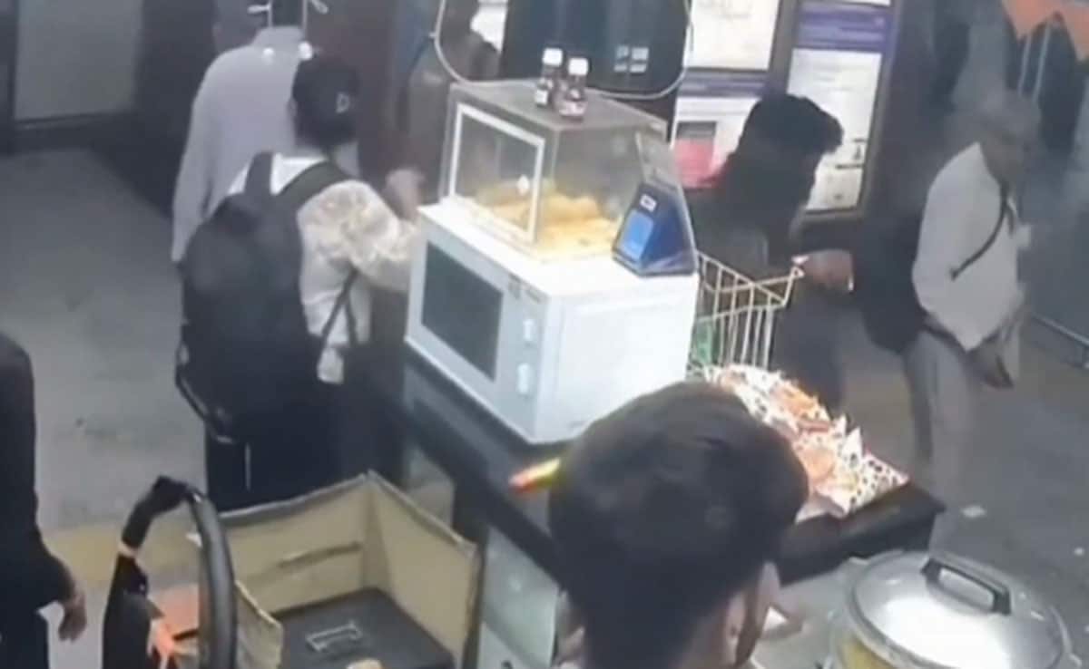 Delhi blast investigation reaches Mumbai: Three suspects detained for questioning