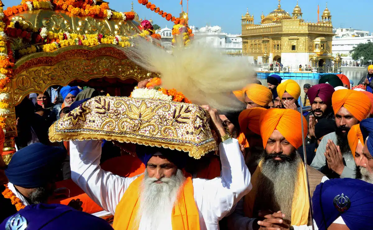 Guru Nanak Jayanti 2025: Date, Time, History and Significance of the Holy Sikh Festival
