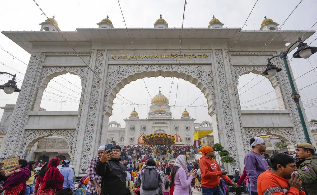 Guru Nanak Jayanti 2025: Date, Time, History and Significance of the Holy Sikh Festival
