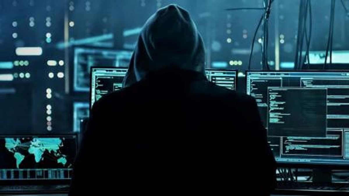 The CBI has filed charges against 17 individuals and 58 companies in a ₹1,000 crore cyber fraud case.