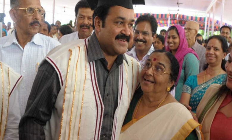 Mohanlal's mother, Santhakumari, passed away in Ernakulam at the age of 90.
