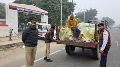 Reflectors installed on vehicles in Sambhal. 3