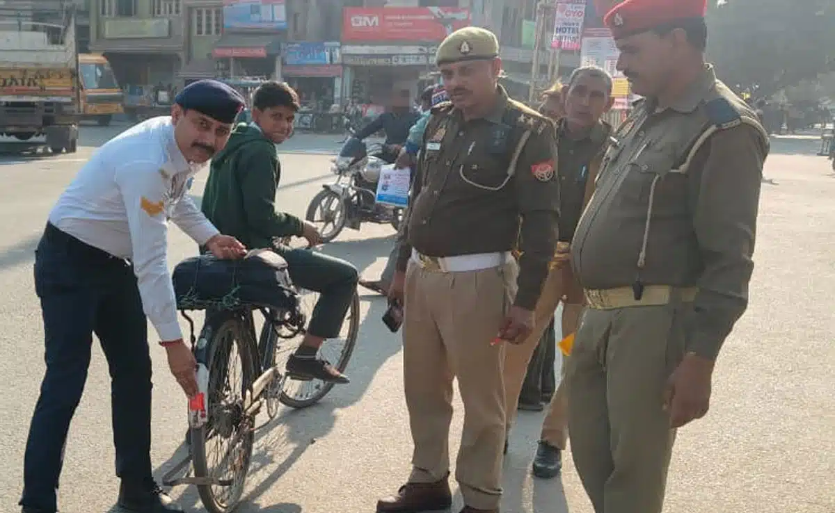 Stay safe in the fog! Sambhal police intensify operations