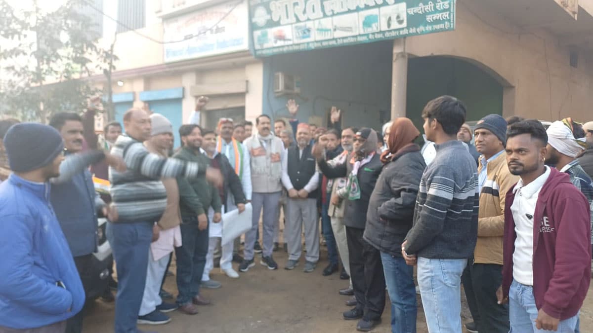Congress holds a show of strength from Sambhal to Delhi; 500 workers participated in the mega rally.