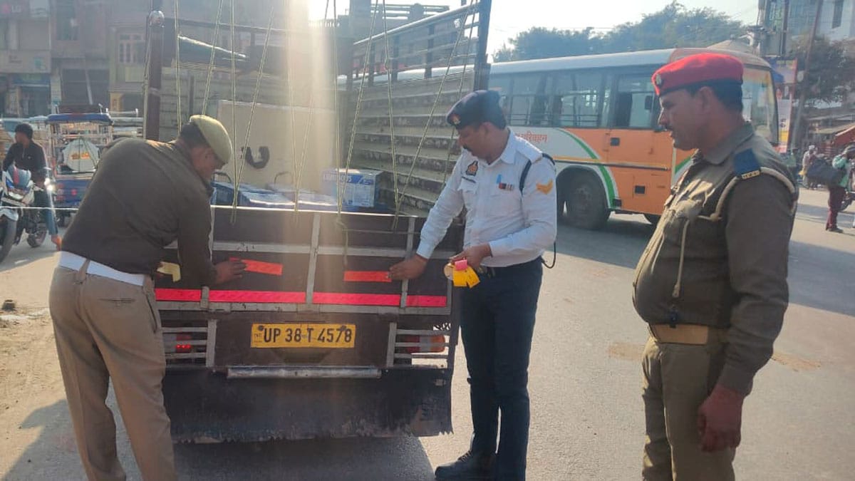 Stay safe in the fog! Sambhal police intensify operations