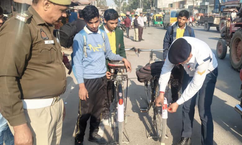 Stay safe in the fog! Sambhal police intensify operations