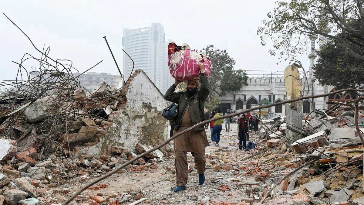 Clashes break out near Delhi mosque during demolition drive