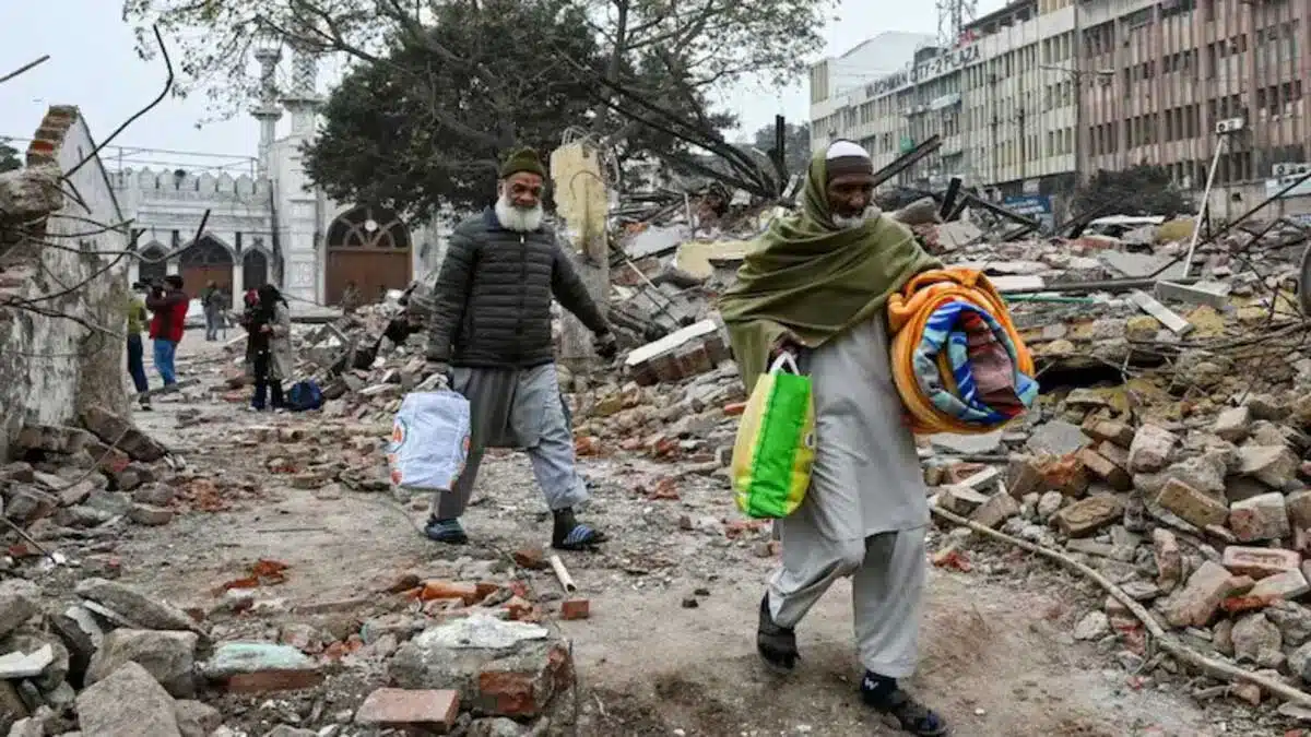 Clashes break out near Delhi mosque during demolition drive