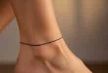 why people wear black thread on leg