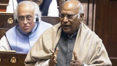Mallikarjun Kharge pays tribute to Lal Bahadur Shastri