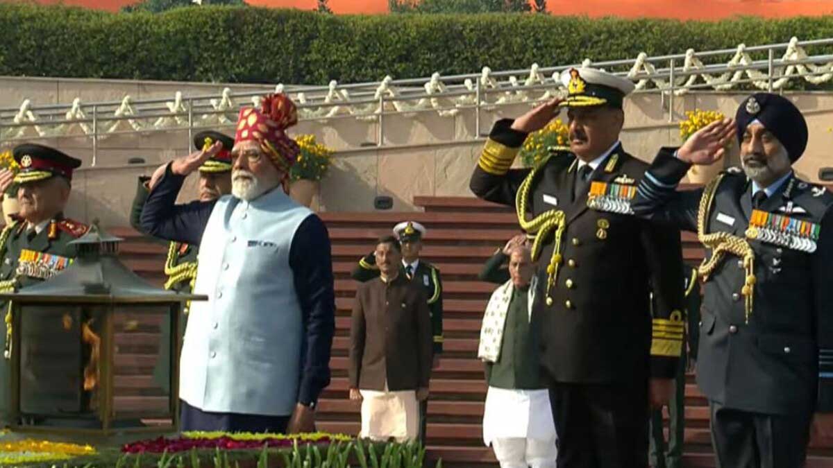 PM Modi pays floral tribute at the National War Memorial